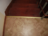 Укладка линолеума на лестнице
