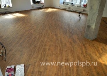 Диагональная укладка виниловой плитки "Tarkett Lounge" для ООО "Имидж", Московский пр.,д.143.
